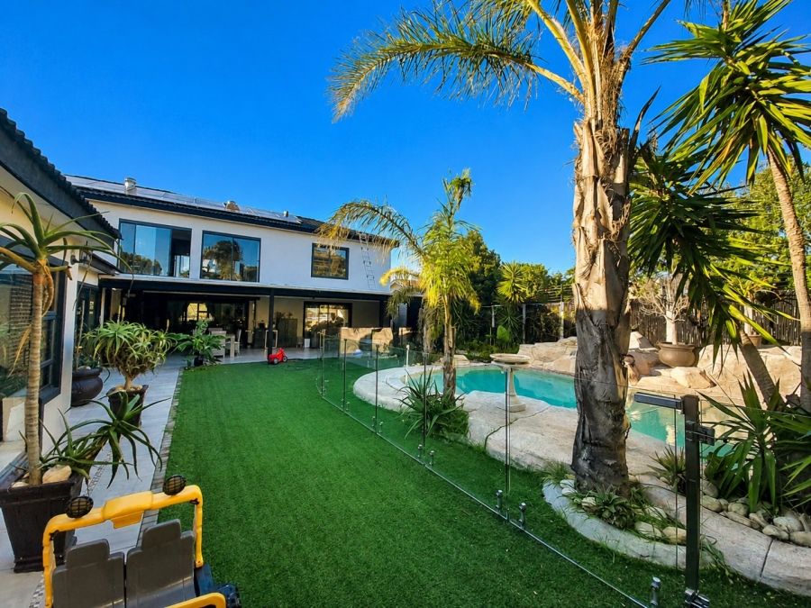 5 Bedroom Property for Sale in Flamingo Vlei Western Cape